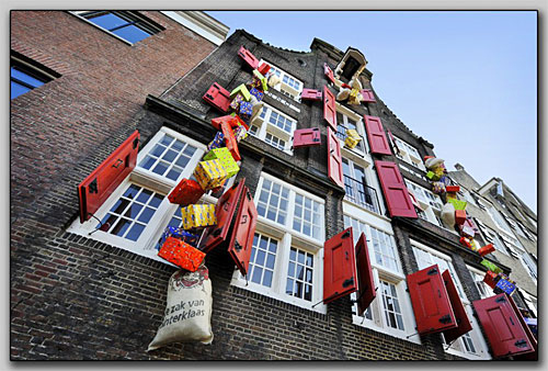 WMPost's tweet photo. Met de #sinterklaasintocht vandaag begint de #sinterklaastijd, onthoud wel!
#Winkels, Winkeliers en #MKBers die met bannen van #zwartepiet het #sinterklaasfeest slopen!
#Sinterklaas moet de klanten er niets laten kopen! https://t.co/Wc1Gz0F9SD