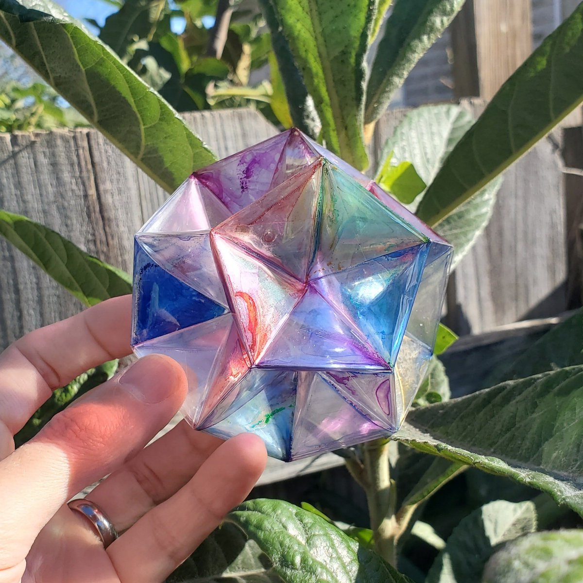FoldedCrystals's tweet photo. Playing around with alcohol ink #duralar #origami #dodecahedron https://t.co/7IppHWsEEy