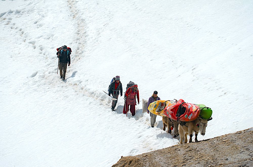 kayakSessionMag's tweet photo. Watch the trailer of Spanish paddler Mikel Sarasola upcoming movie on paddling the upper Karnali all the way down to the Indian border, along with Surjan Tamang, Aniol Serrasolses and Todd Wells. https://t.co/4h5Vnl9pgB #karnali #nepal #damthreat #kayaksession #tearsofshiva https://t.co/e1r0GsyLaT