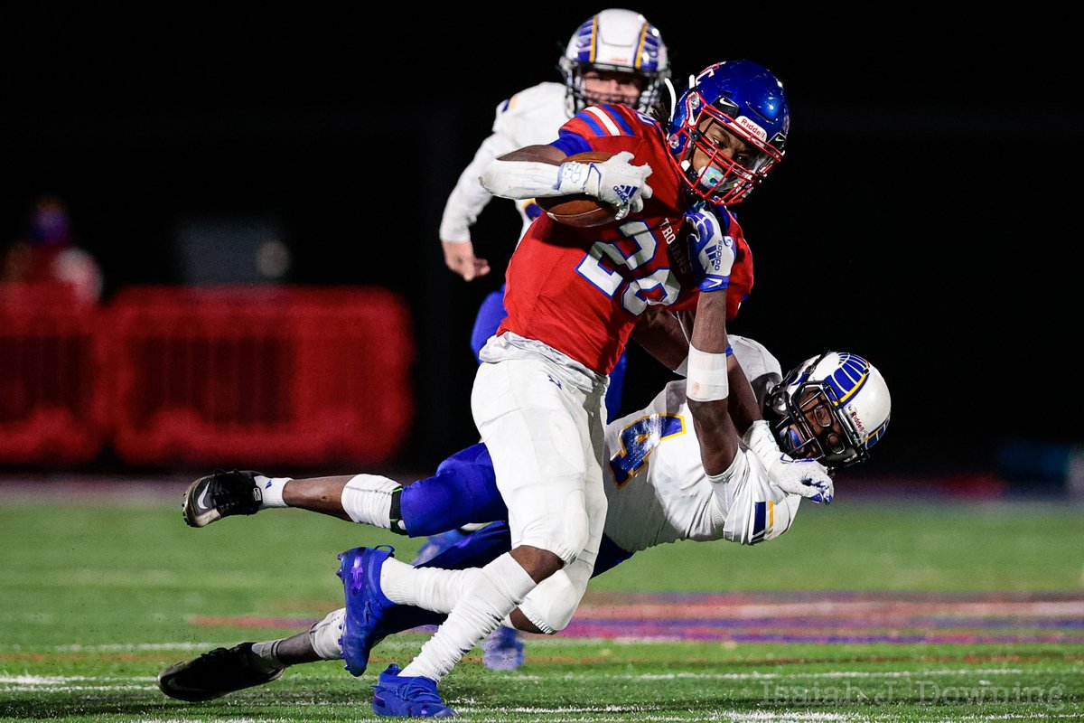 IsaiahDowning's tweet photo. PHOTOS: @FFCHSAthletics defeats @WeAreRampartAD 33-17 https://t.co/tX3JkQmJBm https://t.co/enbXW1Okk5