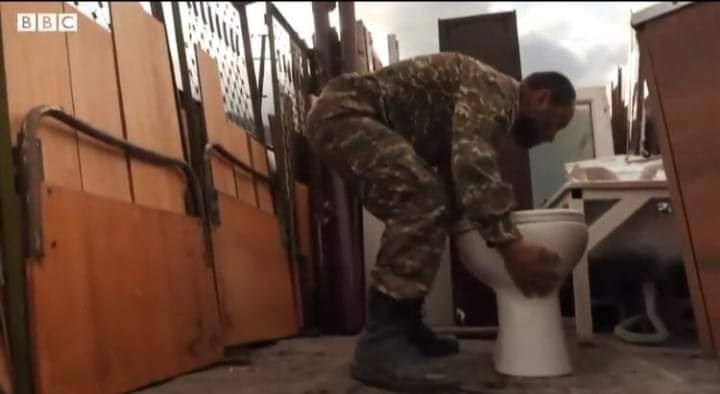 #Kalbajar
Ermənilər milli dəyərlərini də götürüb gedirlər ... 🤣🤣