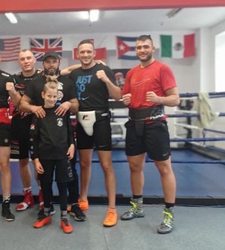 andrysek_marek's tweet photo. 🇨🇿 na konci příprav kola s Rafalem Wolczeckim 💪🏻

🇵🇱 na końcu przygotowań rundy z Rafałem Wołczeckim 💪🏻

🇬🇧 at the end of preparations rounds with Rafal Wolczecki 💪🏻

@ringpolska @Profiboxingcz @AntoninVavrda @MatHencel @KrolJagiello @wiktor_materan https://t.co/EqAvjDzECO