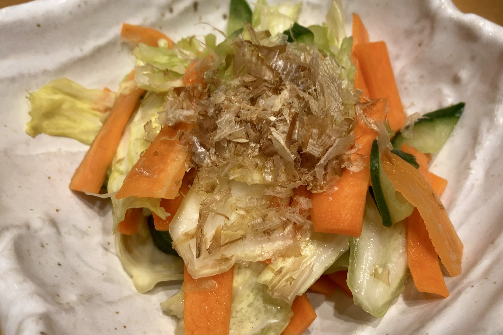 三日画師 熱海で早めに干物定食か鮨を食べようとしたが 昼営業の後は夜まで営業していない店か観光地価格の店ばかりで断念 三島に着いてから晩めしの鮨を食う 浅漬け たこわさ 大漁盛り ぶりが旨かったのでぶり4貫追加 T Co Ht2hfz7l3h 三日画師 熱海で早めに干物定食か鮨を食べようとしたが 昼営業の後は夜まで営業していない店か観光地価格の店ばかりで断念 三島に着いてから晩めしの鮨を食う 浅漬け たこわさ 大漁盛り ぶりが旨かったのでぶり4貫追加 T Co Ht2hfz7l3h