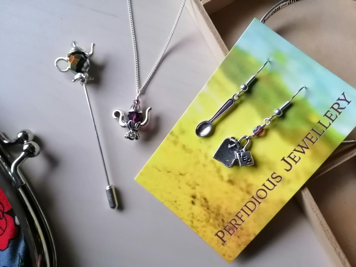 So, I'm going to blast some music, drink tea, tidy the studio, tidy the garage, (I need to store a lot of eco friendly packaging on Monday!), go for a walk, post nice stuff to my family, enjoy BLT sandwiches, and, by and large, relish a day Not running a virtual craft stall.