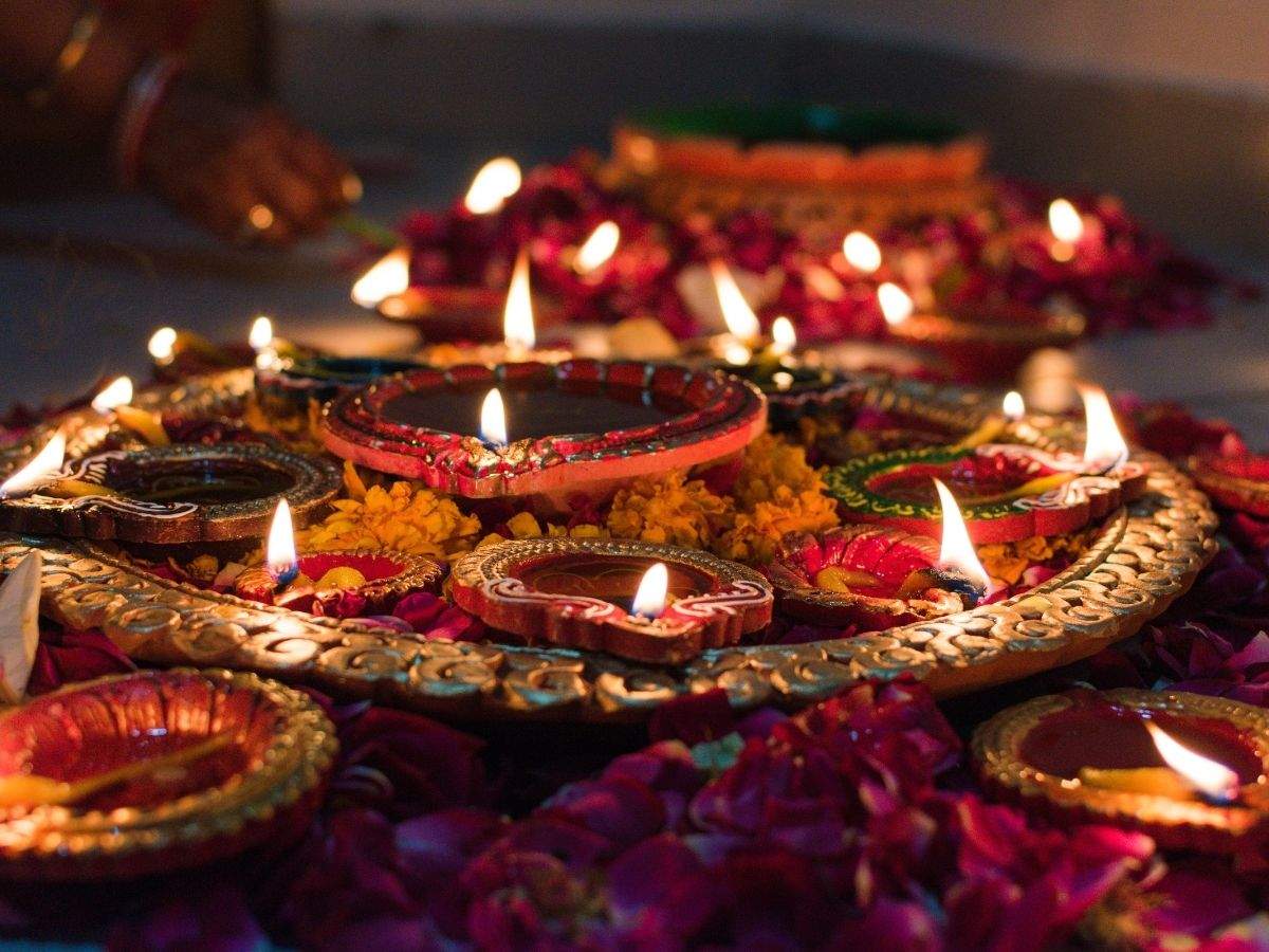"Let each diya you light bring a glow of happiness in your face and enlighten your soul"
Happy Diwali 🙏🎆 #Diwali2020 #LightUpLivesThisDiwali