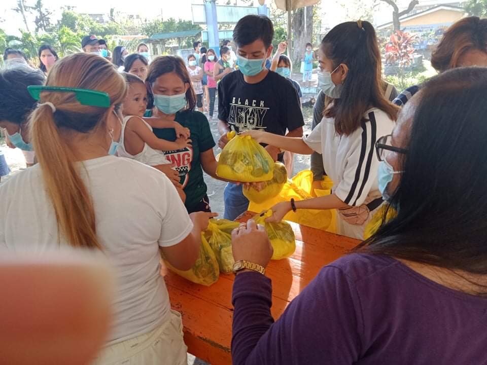 DarlingKaori's tweet photo. Nawa’y napasaya namin kayo sa munting handog ng Team kaories sa inyo.Maraming salamat ulit team albay at mga sa nagbigay ng donation.God bless u all.Mission accomplish na tayo nxt CAGAYAN VALLEY NMN.
@KAORIESWWOFC  @KaoriesReborn  @kaori_oinuma @kaoriesbicolnyx https://t.co/7JqCnIn4jR