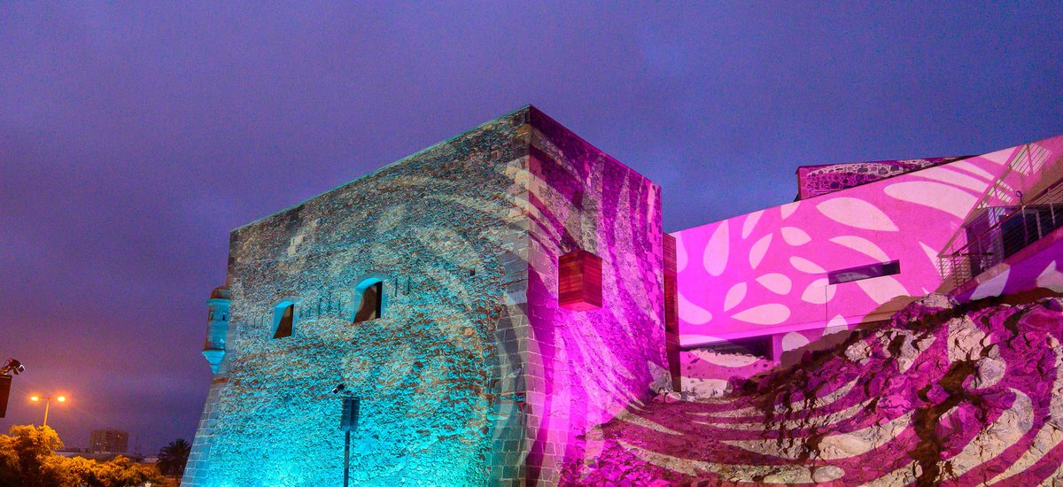 castillodemata's tweet photo. 💡🌈🏰Hoy sábado, cuando caiga la noche, el Castillo de Mata se iluminará de diferentes colores como metáfora a la diversidad de razas, religiones y géneros.
Homenaje al #DIM20 y a la Noche Europea de los Museos que no pudimos celebrar en mayo.
@LpaCultura @AyuntamientoLPA https://t.co/EbHpPstMRq