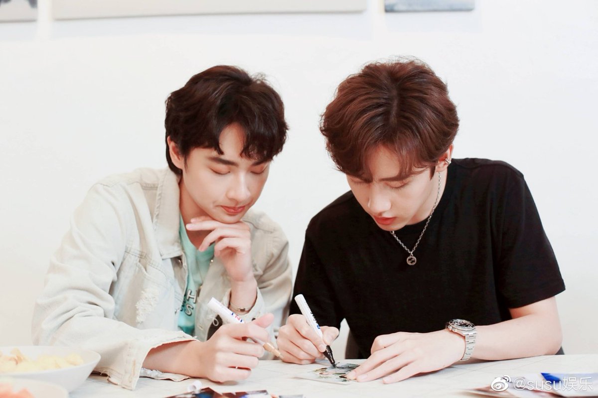 marksiwat_jfc's tweet photo. Mark Related
#MarkGunxSusu
#หัวใจศิวัช 
#Marksiwat
Cr.susu娱乐 weibo https://t.co/r6bBpFmoF5