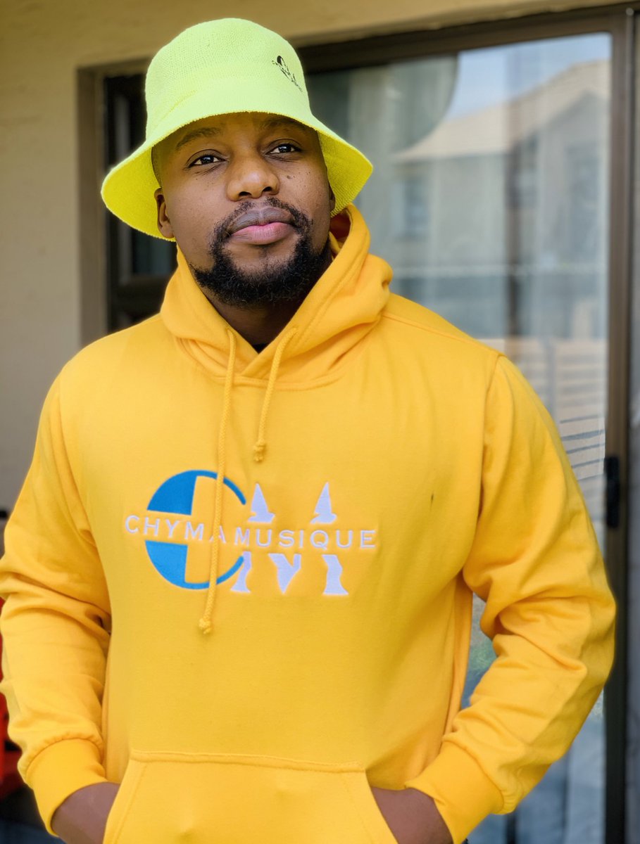 Chymamusique's tweet image. Smile  .. pls RT my merchandise client is on your TL 😃