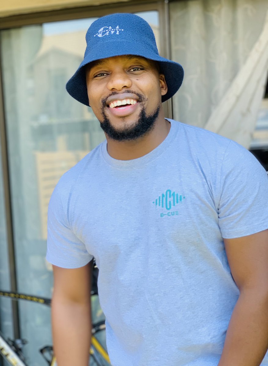 Chymamusique's tweet image. Smile  .. pls RT my merchandise client is on your TL 😃