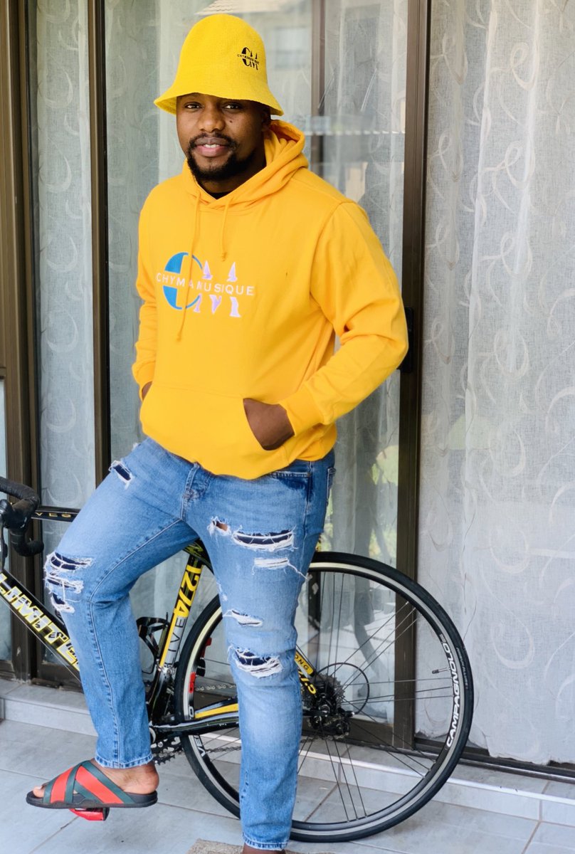 Chymamusique's tweet image. Smile  .. pls RT my merchandise client is on your TL 😃