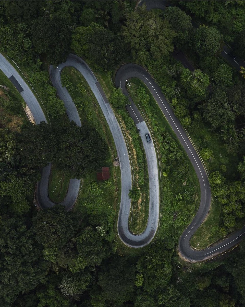 Difficult road often lead to beautiful destination.
📸 IG ralbhani
📍 Kelok 44 Maninjau