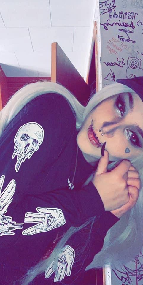 33Harlequin's tweet photo. #memento_mori #mementomori #WeWereHere #UnusAnnus #crying #unusannusisover #unusannusisoverparty #Goodbye #iloveyou 
Tonight was a whirlwind of emotion. Thank you Mark and Ethan for everything, and all of you for taking this journey with me. https://t.co/5KAv4zetTL