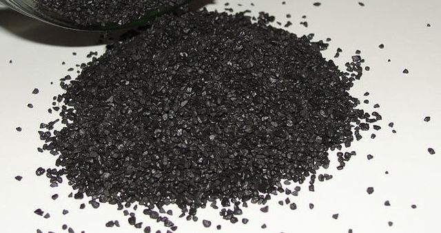 Además, el conde de Tyrone también hizo uso de la tregua para asegurarse el aprovisionamiento de armas y munición para los siguientes meses de conflicto. Por ejemplo, es destacable la importación de grandes cantidades de pólvora desde Escocia en el mes de mayo de 1596.