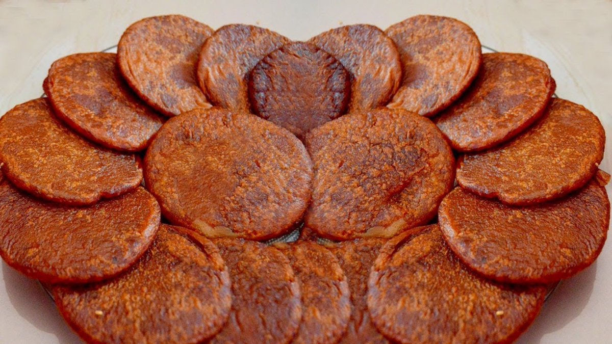 அதிரசம், தமிழ் உணவின் அடையாளம்!அரியதரம் என்பதே உண்மையான தமிழ்ப் பெயர்= அரி+அதரம்மாவை அரித்து, அதர்த்தல் (முறையாகத் தட்டல்)பச்சரிசி/தினை - இரண்டிலும் செய்வது!வெல்லம்/ கருப்பட்டி/ சீனி அதிரசம் எ. 3 வகை!அதிரசப் பாகு கடினம்!அதான் தமிழ் நோன்புச் சடங்கியல் ஆனது!