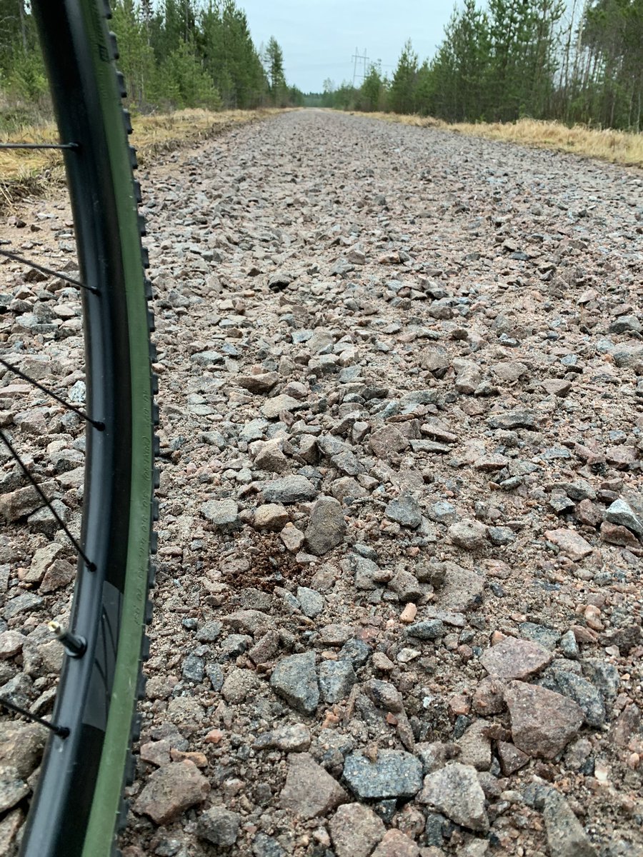 harrivaarala's tweet photo. Kyllä Limingastakin gravelia löytyy. #visitliinka #liminkalife #fromwhereidrive #lifebehindbars https://t.co/CqICPGFVbI