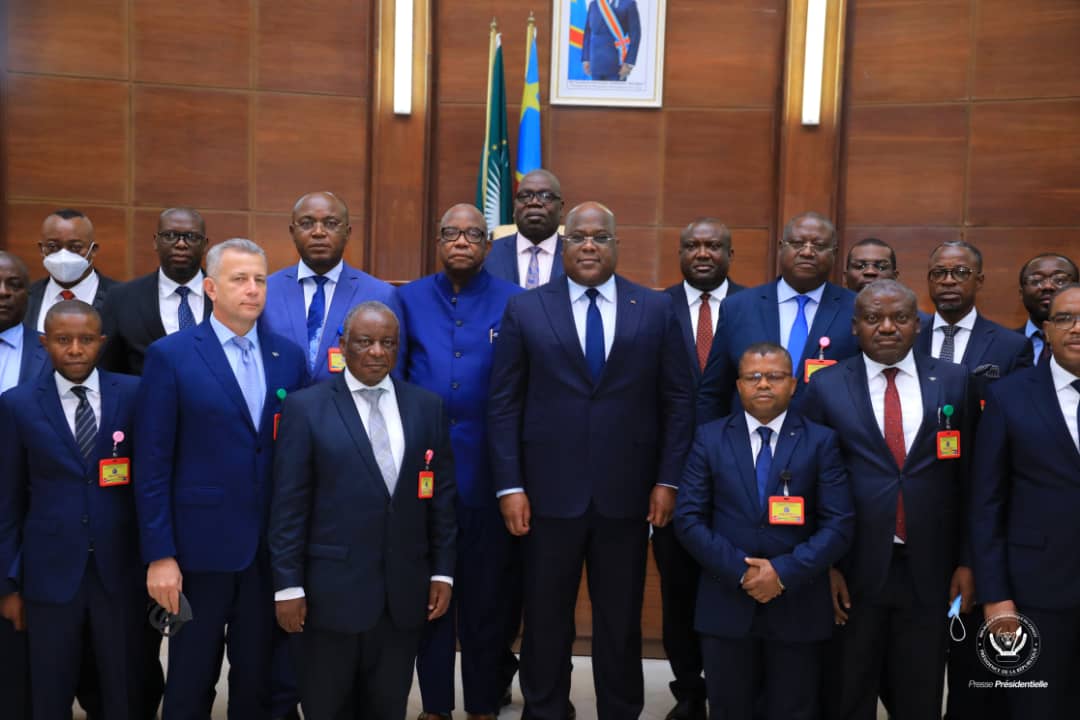 H23_Rdc1's tweet photo. #UNIONSACREE
#Consultations 
Les Gouverneurs #RDC https://t.co/F2VLFyU2JL