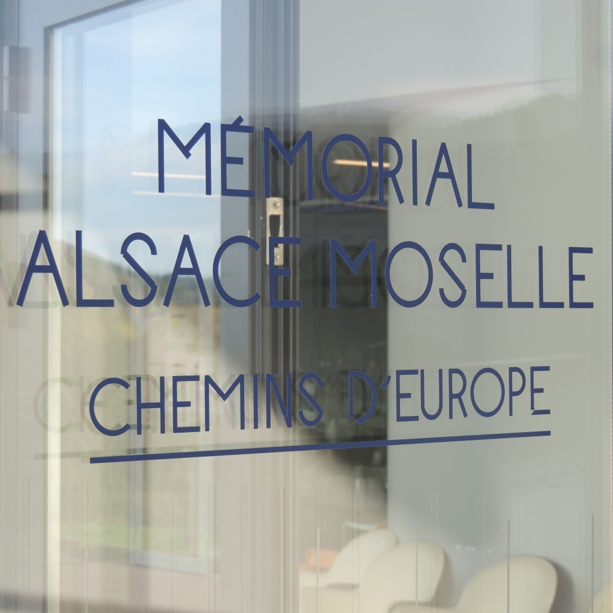 tokenheiser's tweet photo. #ChallengeAZ M comme #Mémorial d'Alsace-Moselle 
Un lieu de #mémoire chargé d'#histoire pour sensibiliser au sort particulier de l'#Alsace-#Lorraine 👍
#AVisiter absolument lorsque les conditions sanitaires permettront sa réouverture ! #Schirmeck #Annexion https://t.co/o3FhTLK075 https://t.co/dbd8auxgXN