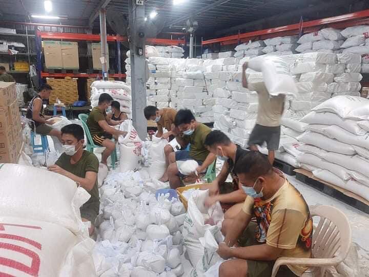 Joseph_Morong's tweet photo. GMA Kapuso Foundation readying relief goods for Cagayan Valley @gmanews #helpcagayan #CagayanNeedsHelp https://t.co/vdvLAJjHDU