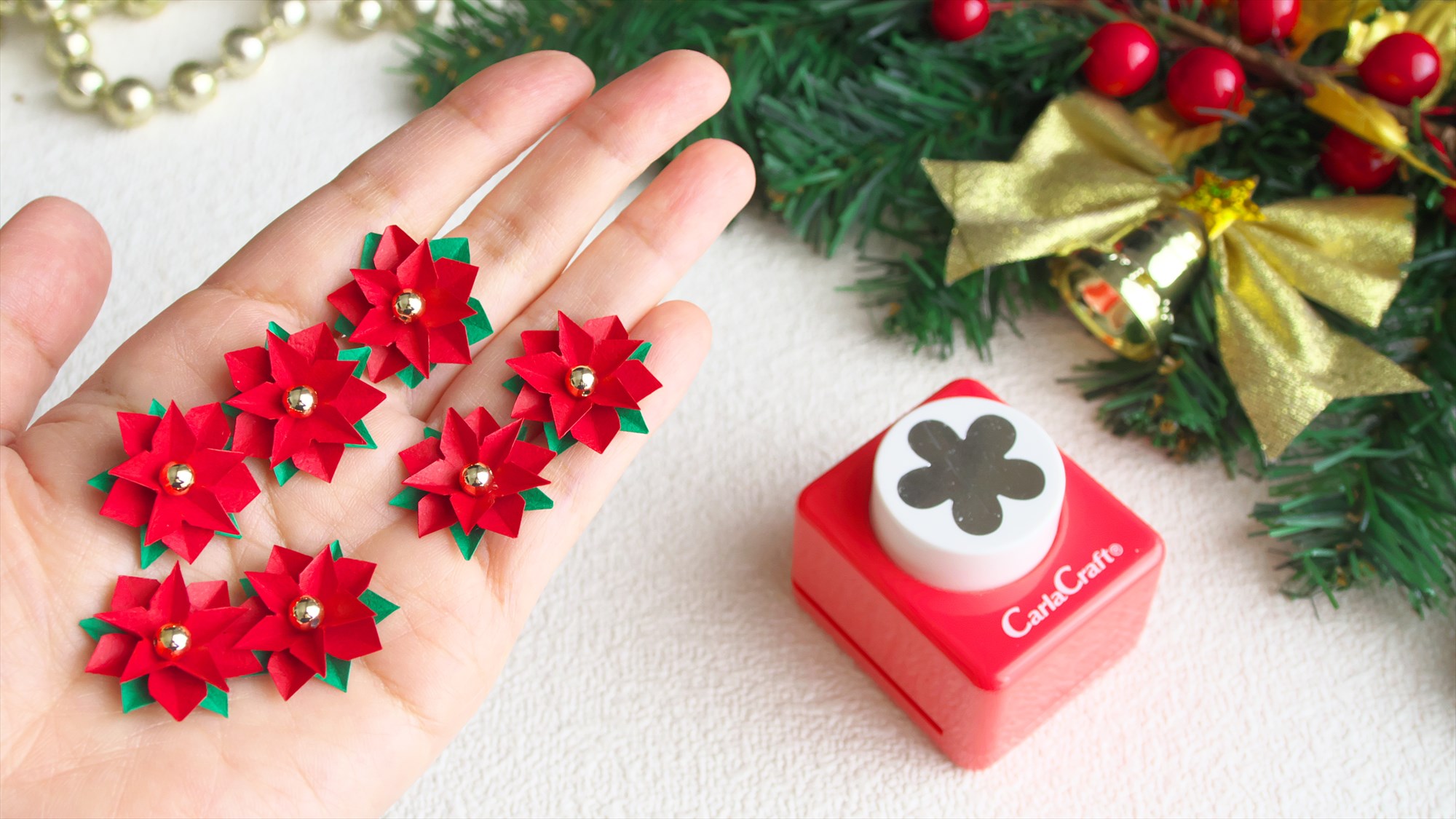 紙工作ぺん クラフトパンチでミニサイズのポインセチアを作りました クリスマスカードやギフトタグのワンポイントにどうぞ 時間のかかる工作が続いていたので 今回は簡単に 作り方動画 T Co Pk5oy7d3yh T Co 2hbbr1jd2t Twitter