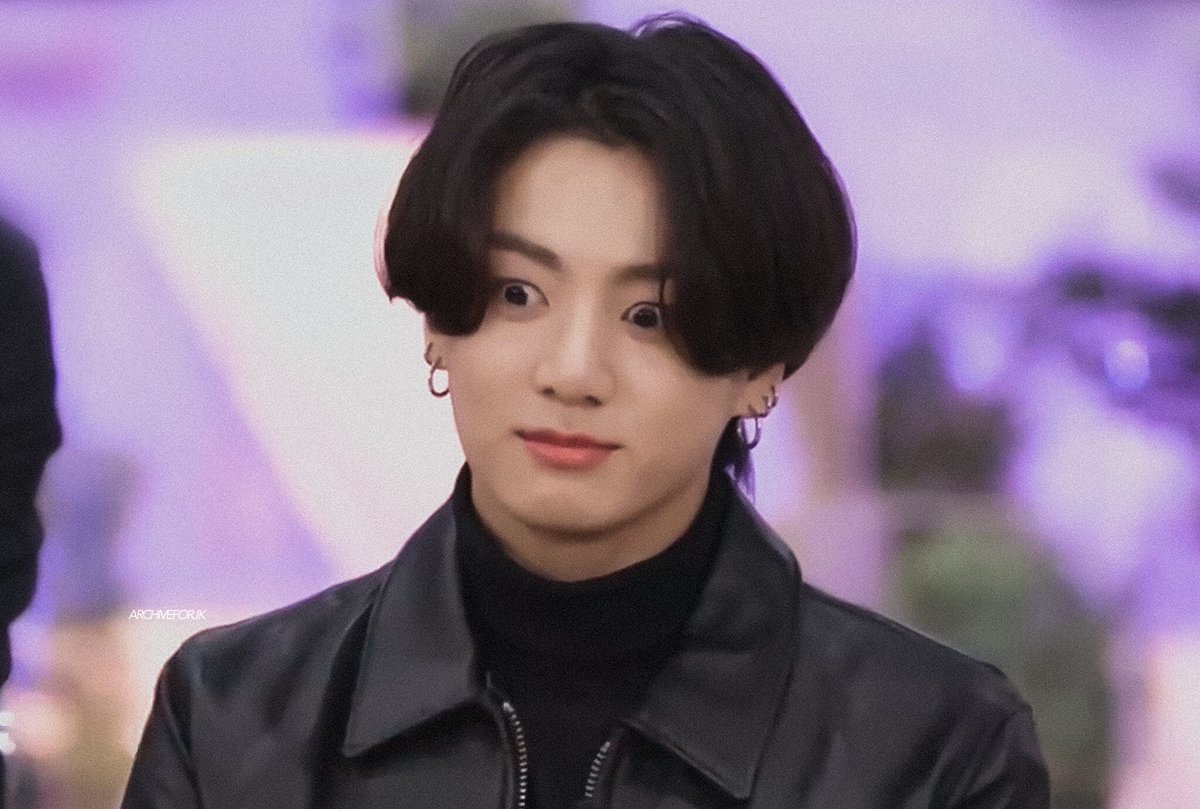 archiveforJK's tweet photo. his face expressions, he's so cute https://t.co/iaF4SG4anr
