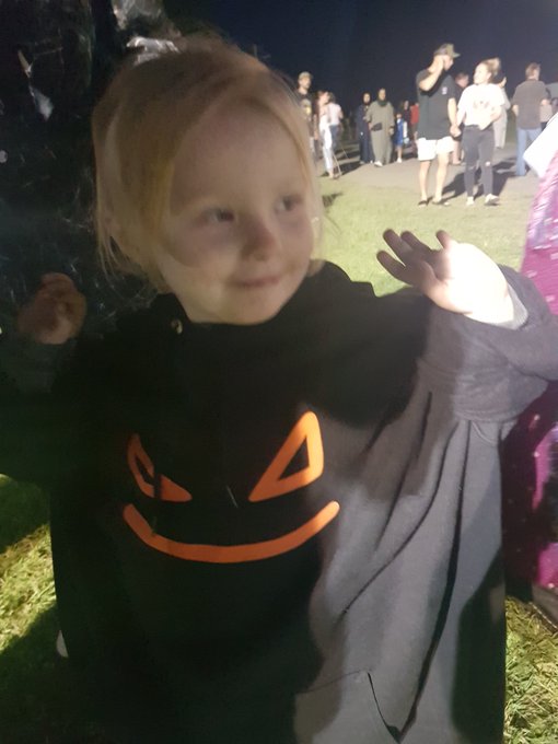 #dreammerch she's stolen my hoodie but she's too cute to be mad at https://t.co/BhzeiDlcpB<a href="/tag/dreammerch"class="tags">#dreammerch</a>