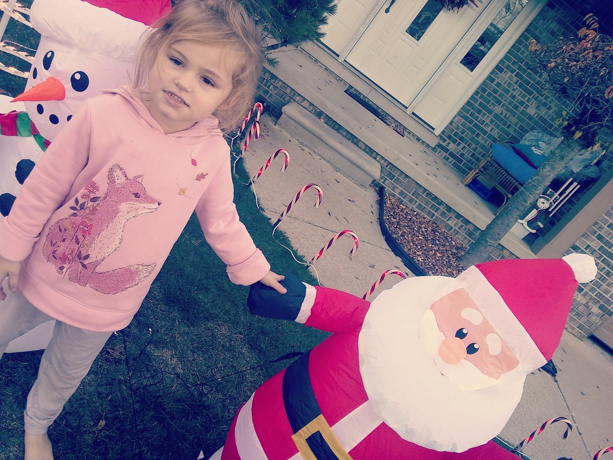 Gabby_tyler2's tweet photo. She loves her inflatables #rileybug #mommasbaby #ilovebeingyourmom #youcompleteme https://t.co/pkcAEtsCto
