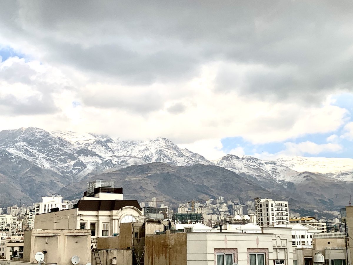 IFS_Mridu's tweet photo. Snow-clad mountains are back in #Tehran
#Alborz
#CloudsofHope https://t.co/Gj74iL4vgt