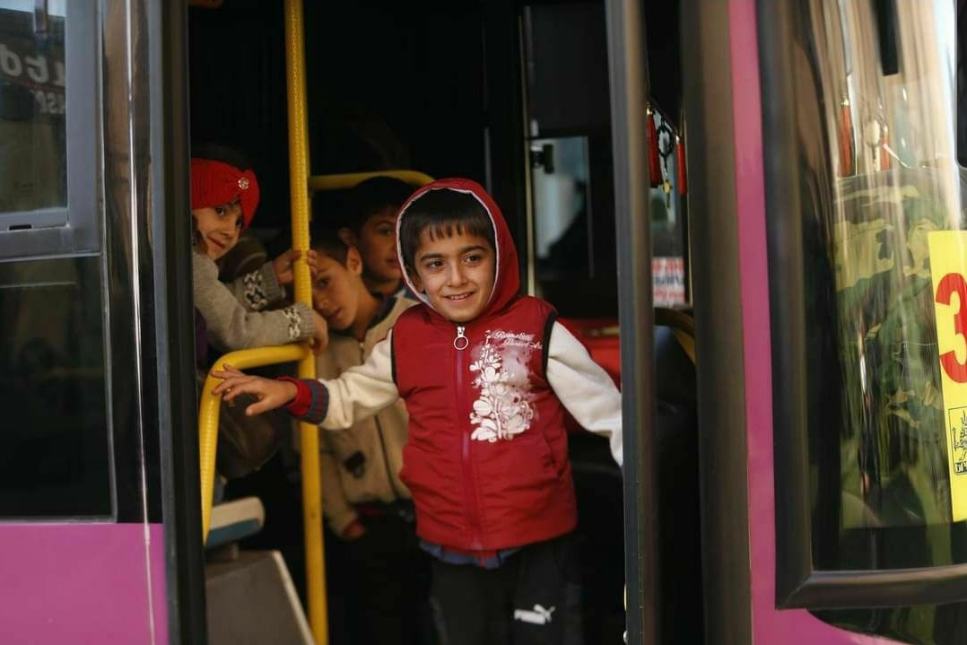 CivilNetTV's tweet photo. Early this morning, 11 buses departed from Yerevan to the capital of #Artsakh, Stepanakert, transporting Artsakh residents who had taken refuge in #Armenia during the #Karabakh war. (Yerevan City Hall reports)

#NKpeace https://t.co/OyJWaYM4Bg