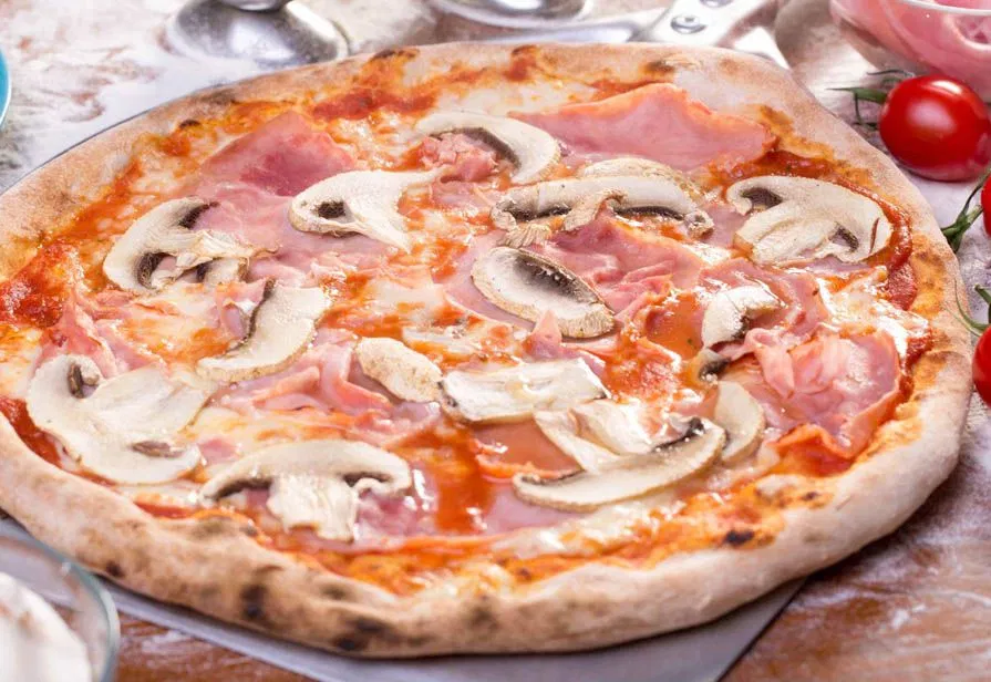 LucaPizzaVan's tweet photo. Try this mushroom surprise with the 'Ai Funghi' #pizza being the #PizzaoftheNight https://t.co/OOTuMEadP5