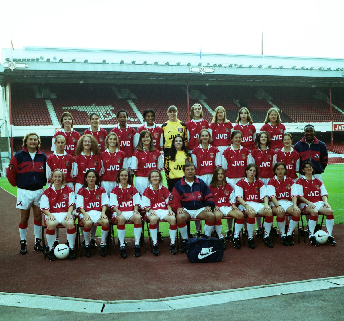   @ArsenalWFC were founded in 1987 by Vic AkersDuring his 22-year stint as manager, he led the team to an incredible 𝟯𝟯 𝗺𝗮𝗷𝗼𝗿 𝗵𝗼𝗻𝗼𝘂𝗿𝘀 