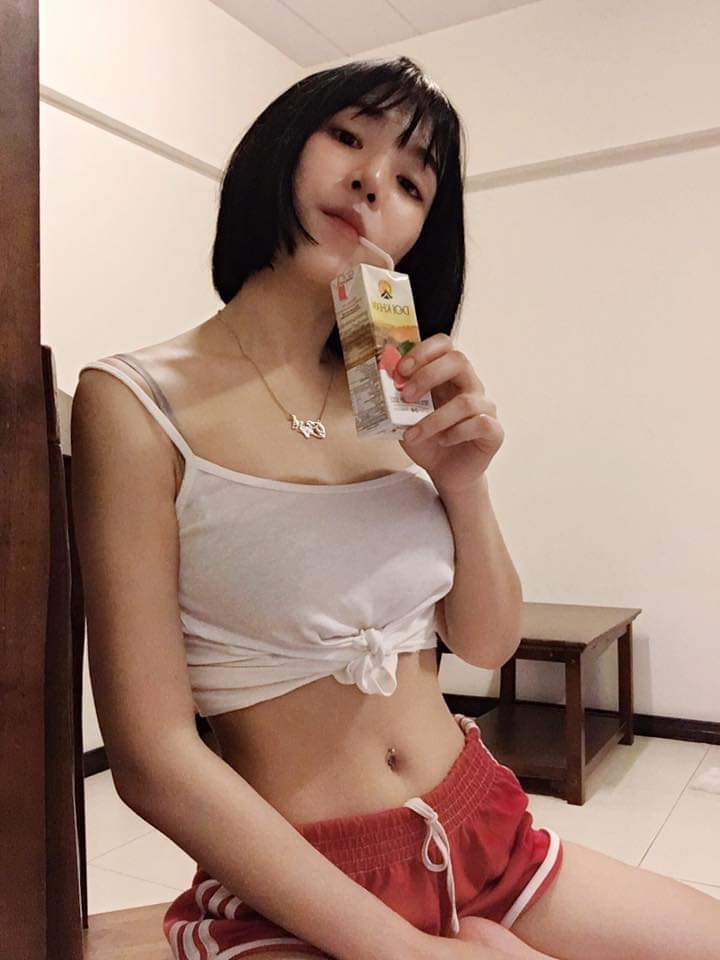 MVSTURBATION_'s tweet photo. น้องพลอย ผมสั้นดัดฟันหุ่นดีน่าเย็ดสุดๆ 😍😋👅💦 https://t.co/V8Y1pMc2Hg