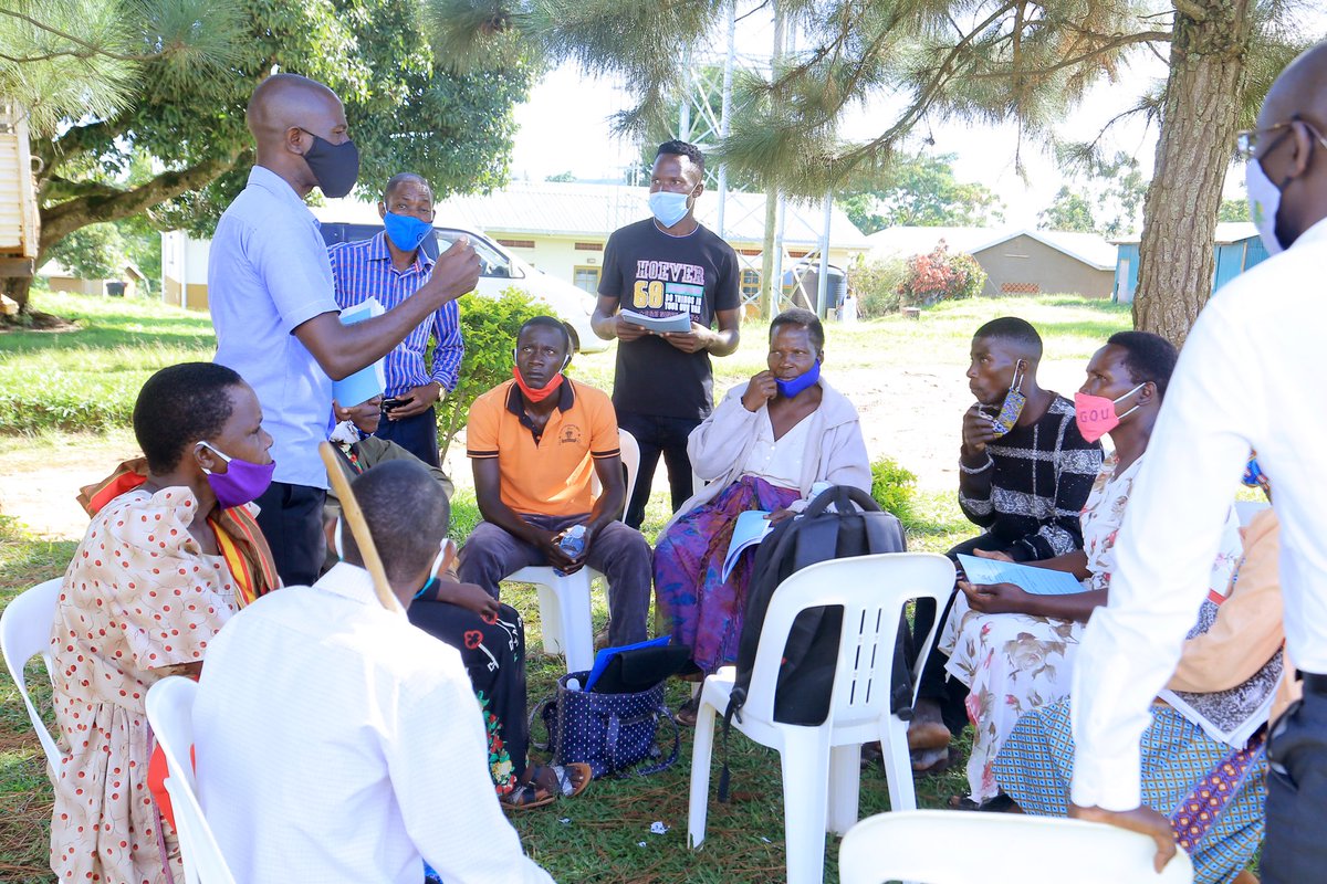 Nicolasa_256's tweet photo. Political Wars in Uganda were fought and sealed in 1986, the only battle you can engage in now is the #EconomicBattle.

Join @Emyooga_PI, a Presidential Initiative on Wealth and Job Creation. Let us join hands and fight poverty in our Country. #Emyooga #TugobeObwavu https://t.co/HaqTGywcd0