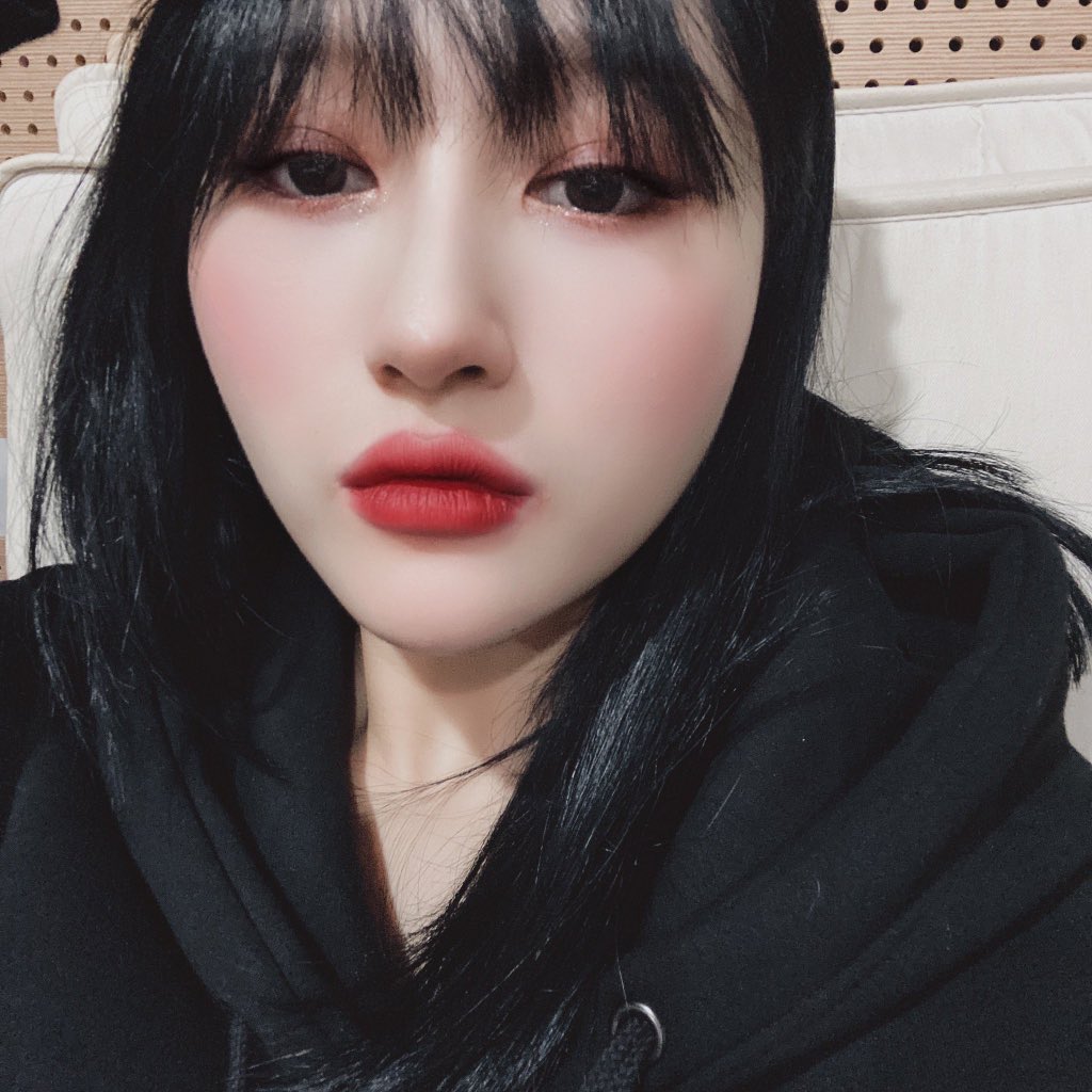 Lee Siyeon a wolf: thread