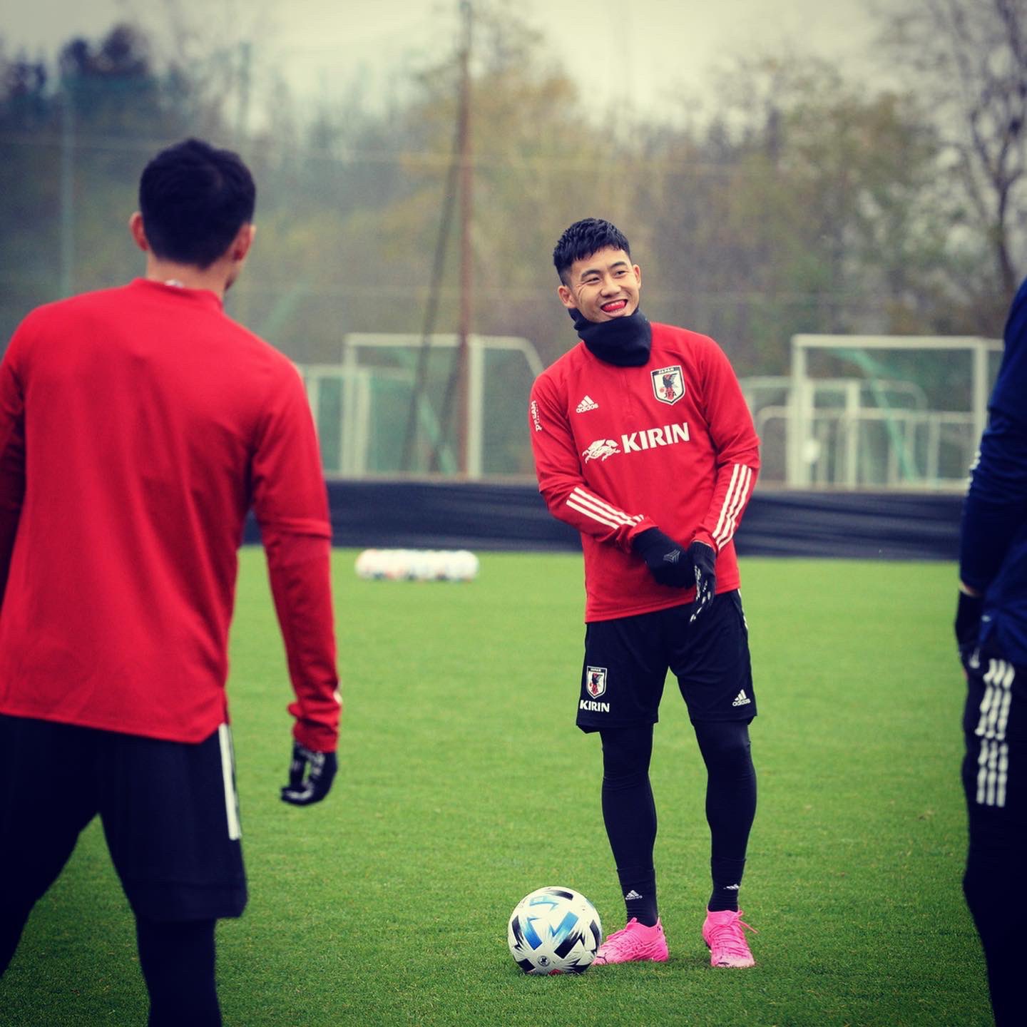 遠藤 航 Wataru Endo New Style As A Fighter 縁あってマウスピース付けてみる事に パナマ戦は赤付けてましたが気づいた人いたかな これで球際さらに強く行けそう 笑 デュエル 球際 T Co Uffipc3ao7 Twitter