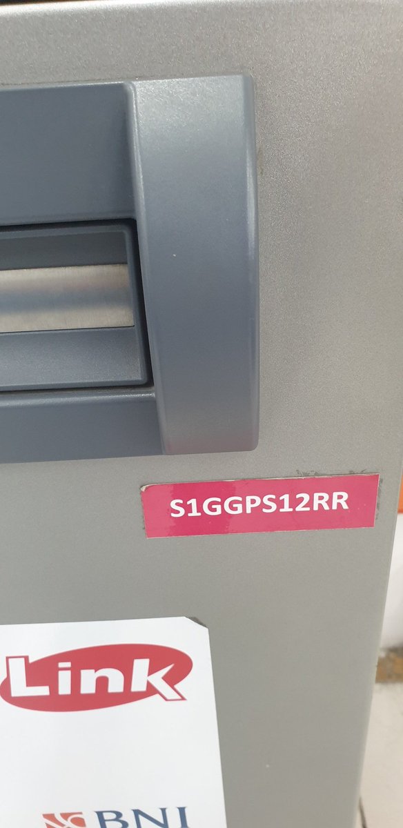epepik's tweet photo. @PTBankN59016069 mohon bantuan utk atm bni daerah wiyung surabaya (indomaret) sangat sangat lemot. Bikin antri panjang. Khawatir atm atau uang tertelan. Terimakasih https://t.co/CgJImHMap6
