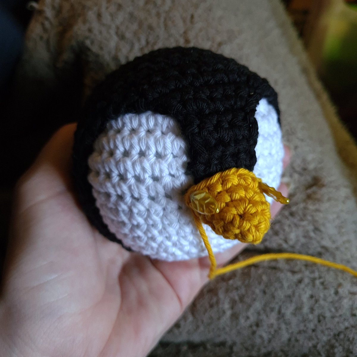 madelin_kelly's tweet photo. Love crochet, hate sewing. Yet here I am making another item that needs sewing together 🤦‍♀️ think I may ask Santa for a sewing fairy 😅 #crochet #amigurumi #penguin #hatesewing #needasewingfairy https://t.co/usmF7Mx5m8