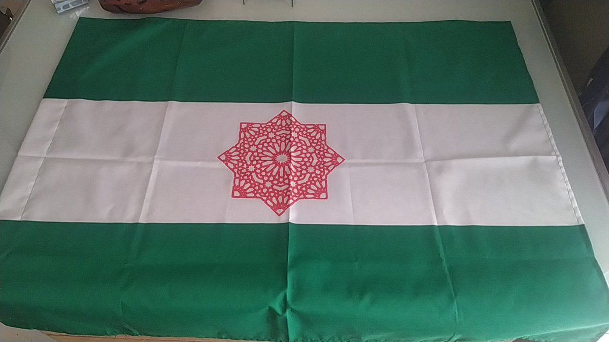Ythrit's tweet photo. La única manera que me representa :3
Que me llegó ayer desde la gentecilla de @TaifaAlandalus, munchas gracias apañaos :3 https://t.co/5mgIyGASbI