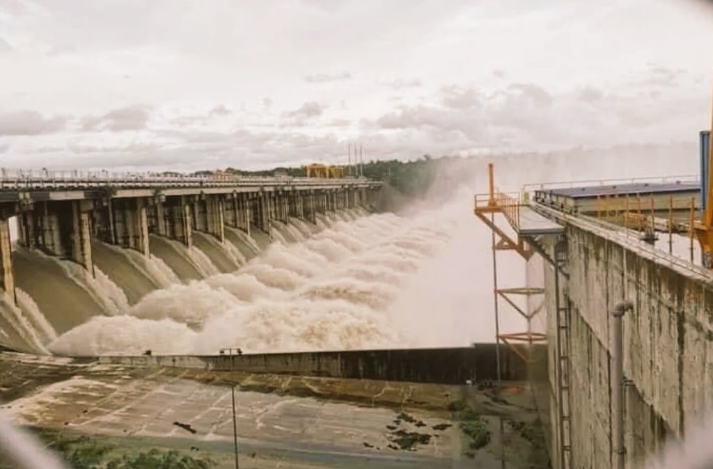 Lupin80's tweet photo. Yung sabi sa balita na malaki pa daw ang kakulangan ng tubig sa mga dam tapos biglang ganito?
Gumalaw kaya ang mga oligarko ng bansa sa pagpapakawala ng tubig sa nga DAM para may masisi?
-ctto
#HELPCAGAYANNOW
#helpcagayan
#HelpIsabela https://t.co/nuJsdBswvb
