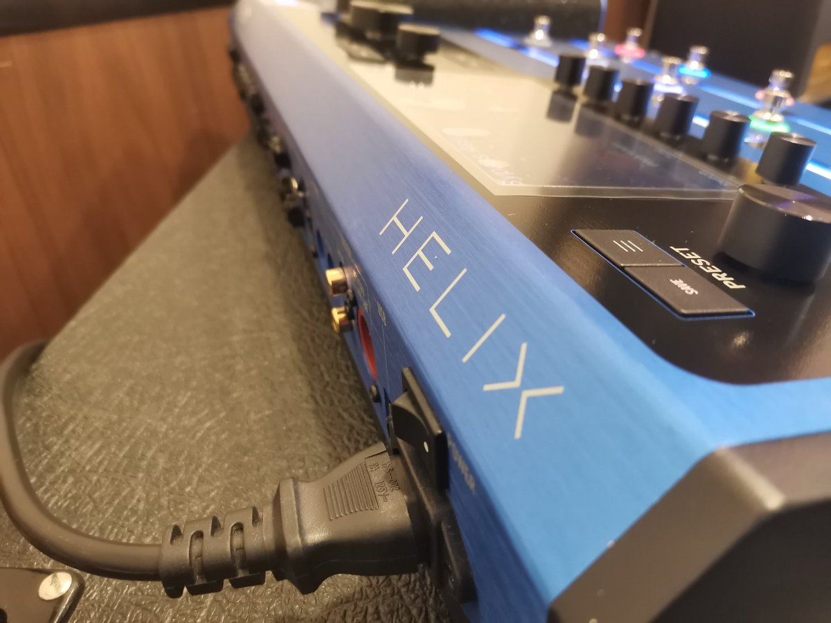 wpp_ikebe's tweet photo. 実物マジかっけーっす!!
エキスパート店だけの
希少なアイテム☺️👍
#Line6
#Helix Floor #LightningBlue
【限定カラー】
Backpack も貰えちゃう
プレゼントキャンペーンも
魅力なんです‼️
https://t.co/vjBzWX4juK https://t.co/Rgp8hsl6eJ