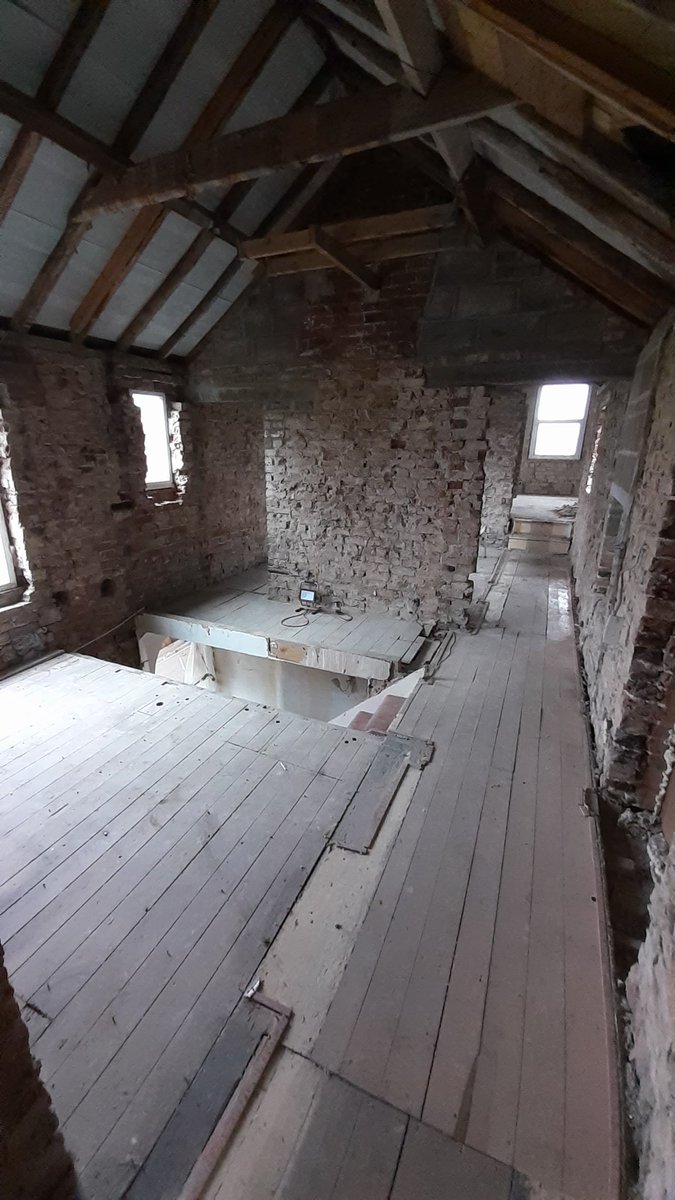 RBoldan's tweet photo. We pressed the reset button in the oldest part of the house.
#backtobrick https://t.co/XYkTDIssdT