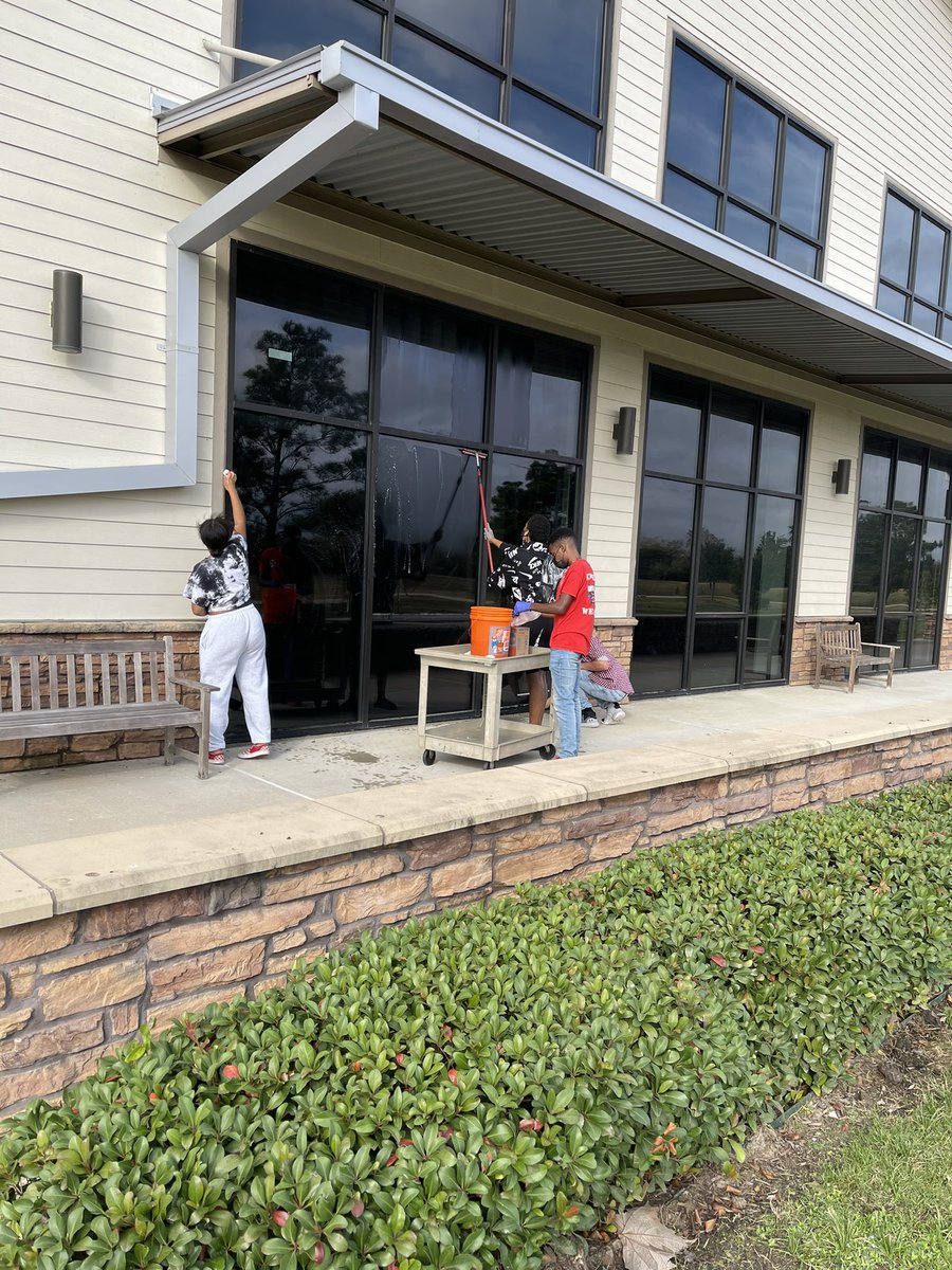 CySpringsAFJROTC tweet media