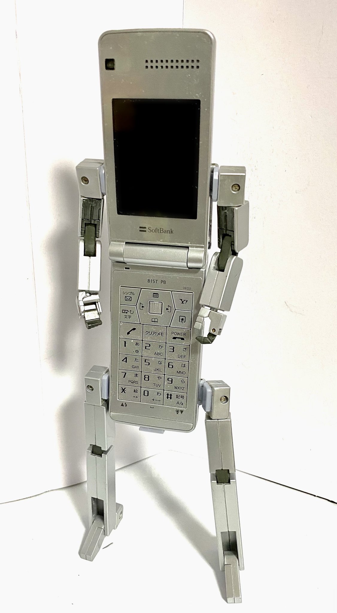 Iphoneにする前に使っていたロボットに変形するガラケー 話題の画像プラス