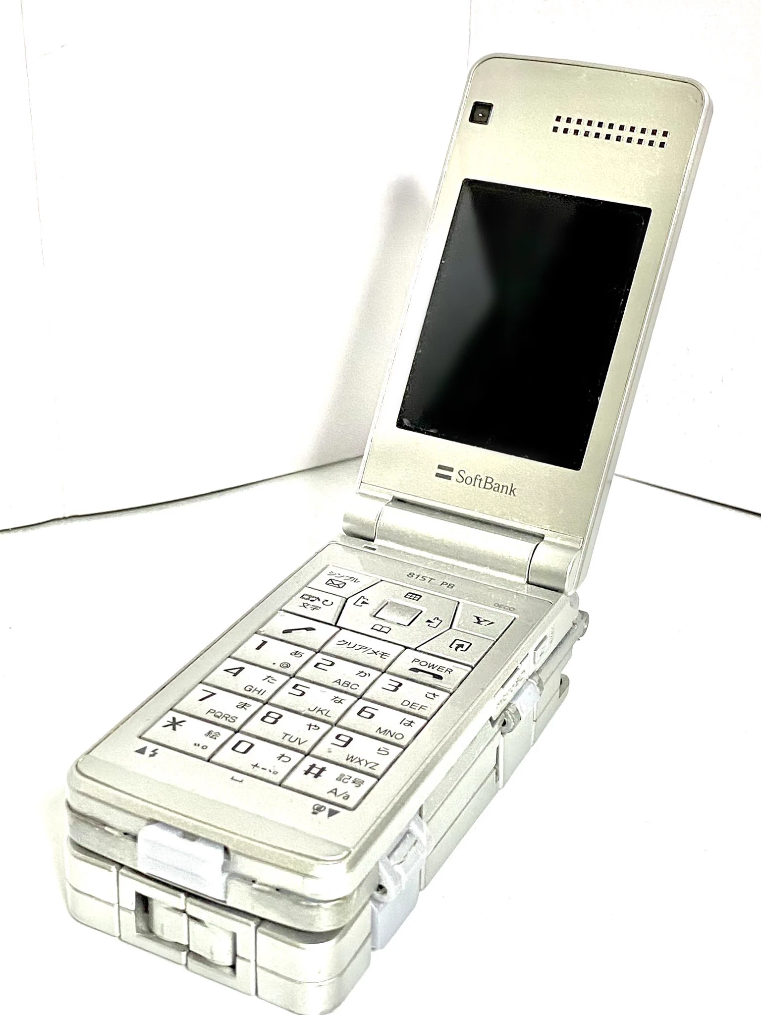 iPhoneにする前に使っていたロボットに変形するガラケーｗｗｗ