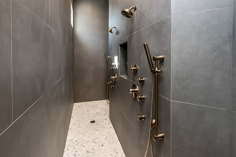 BedicoCreek's tweet image. The Elegant Formal Entry Showcases a Spectacular Chandelier Overlooking the Gleaming Flooring at 437 S. Fairway Drive. This #CustomHome Will Be Open Tomorrow During Our #2020FallTour! ow.ly/N6gY50Chl5b