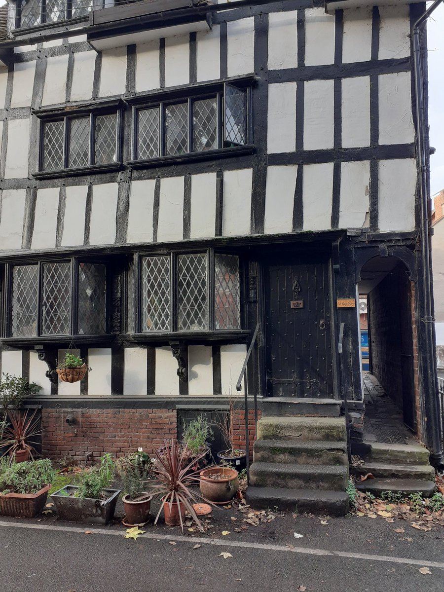 Past St Mary's church you have St Mary's Shut. It goes through/under someone's house (they must be delighted) and out into a car park which was probably once a warren of back yards and middens. You notice you can now walk round the side, but I always go through. Just because.