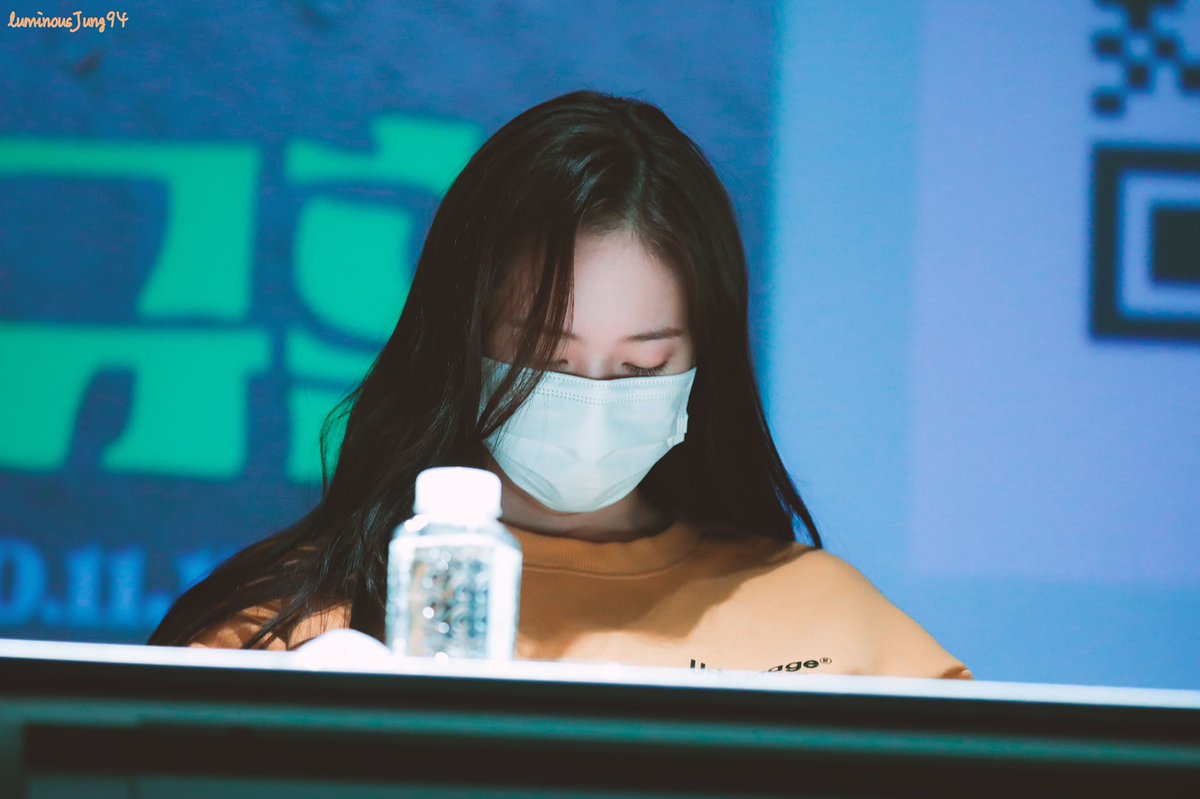 LuminousJung94's tweet photo. 201114 애비규환 GV
오늘도 수고했어용~
#정수정 #크리스탈 #Krystal https://t.co/vkjziCinUv