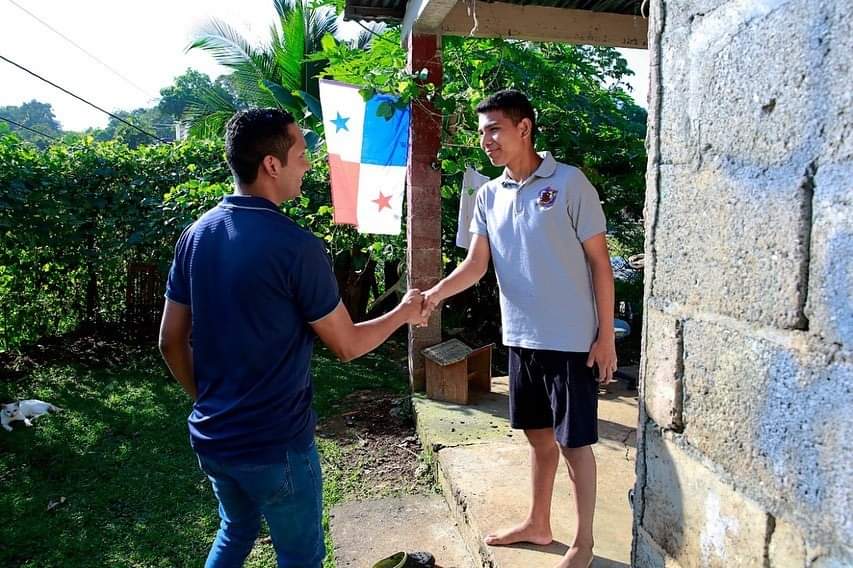 Cuanta alegría que nuestro estudiante Federico Morán, del Monseñor Francisco Beckman, quien ocupo el puesto 1 de su promoción 19' y fue becado por nuestro nuevo programa de Excelencia. Hoy tiene un índice de 3.87 sobre 4 de su carrera de Bioquímica en 🇺🇲 orgullo del chungal🇵🇦