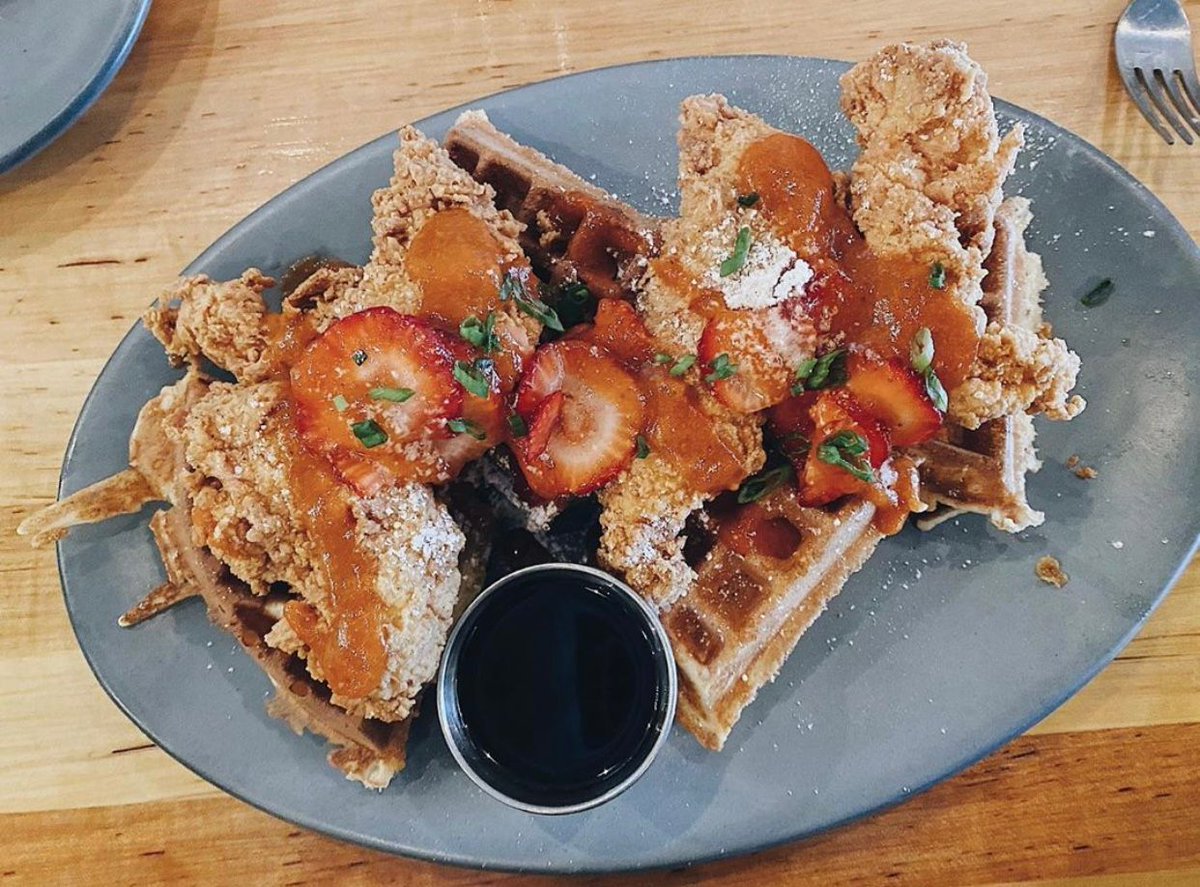 BrqRest's tweet photo. We love to see our customers enjoying weekend brunch at BRQ. Thanks for the share, @sarahstout! π§ #BRQBR #chickenandwaffles #brunch #explorebr @JustBatonRouge @brbrunches @visitbatonrouge @YelpBatonRouge @thatLAcommunity @225batonrouge @BRProudNews @theadvocatebr https://t.co/CTehG2OA1O