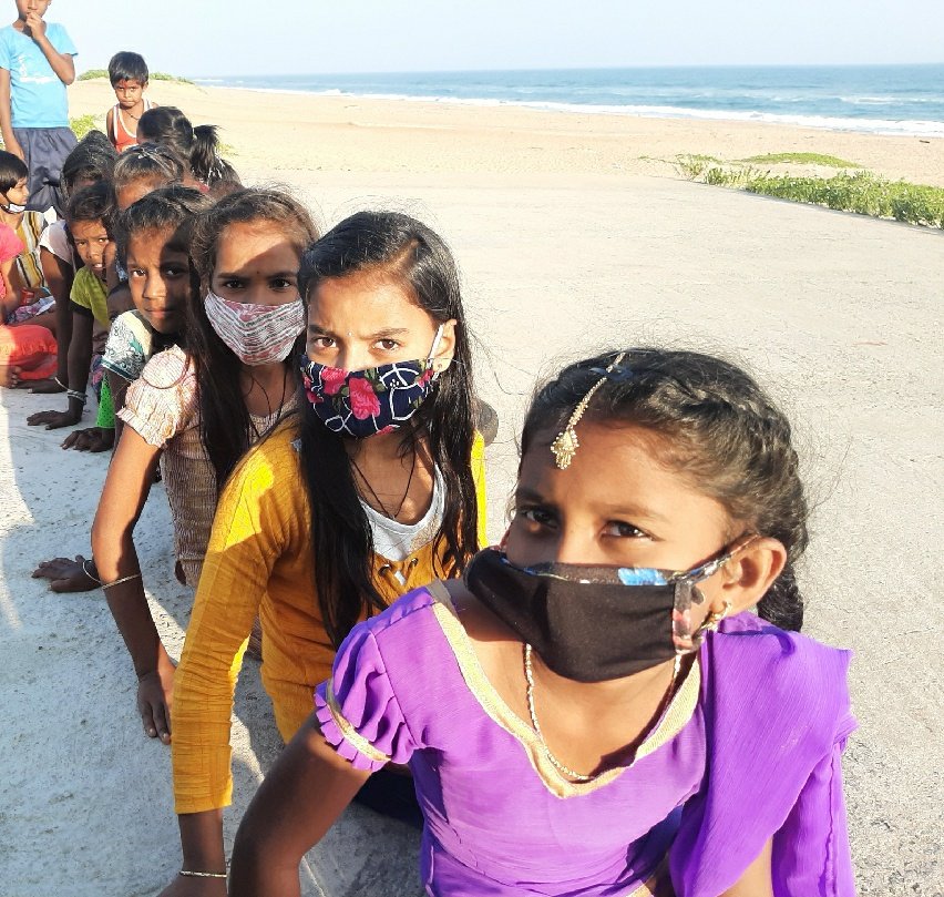 SpandanOdisha's tweet photo. We observed #ChildrensDay with the children from our #slumcommunity of #Penthakota, #Puri...
Children were very happy... We followed #COVDI19 guideline...
Later the children were distributed biscuits & masks... https://t.co/HkZOIHAojC